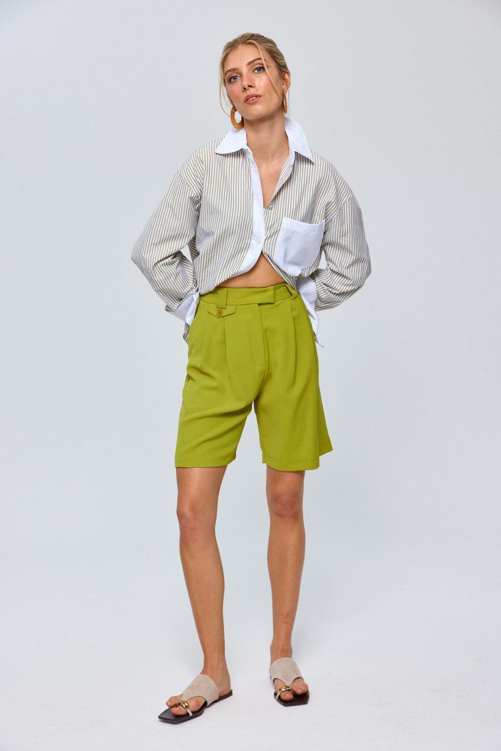Grüne Bermudashorts mit Bundfalten - Damen
