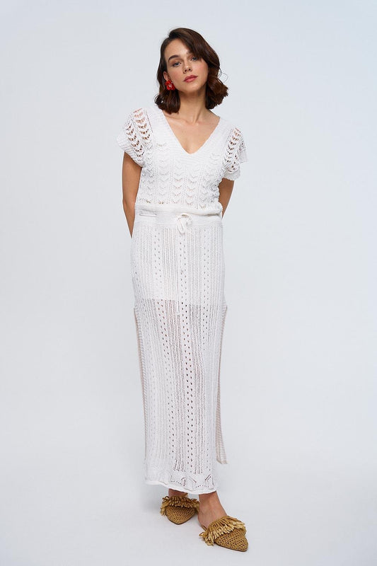 Weißes Maxi-Strickkleid mit V-Ausschnitt und Lochmuster – Damen